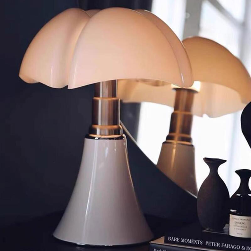 Vintage Bauhaus Bat Lamp Retro Bedside Table Light Nordic Floral Nightstand Lamp for Living Room